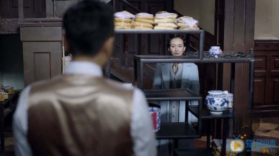 諜戰深海之驚蟄陳山為什麼要冒著生命危險去救張離？