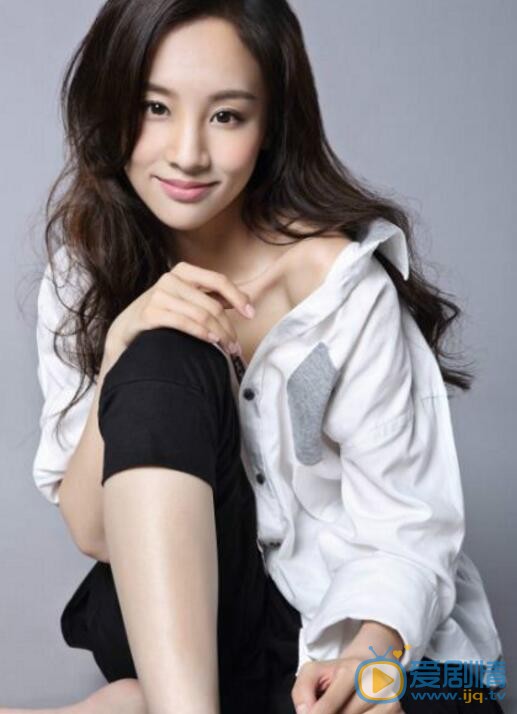  獵場賈衣玫是誰演的？賈衣玫扮演者章齡之個人資料簡介及生活寫真照欣賞