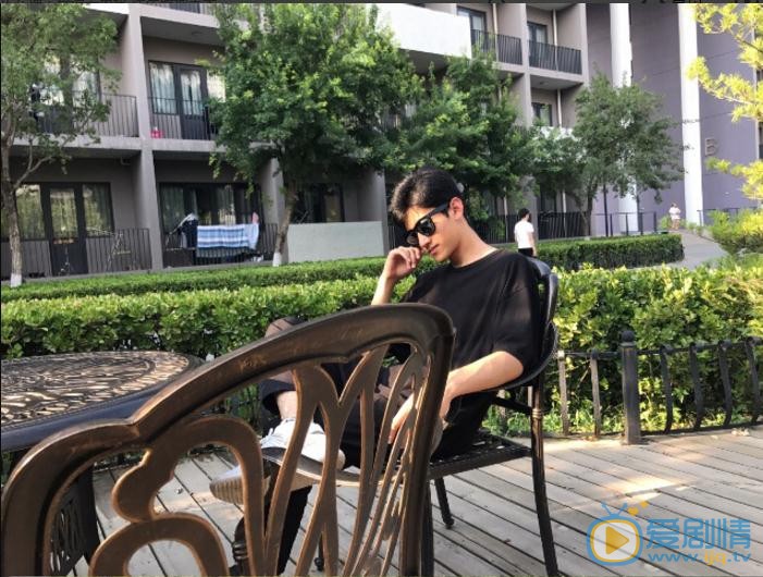 戀愛先生小程皓少年程皓是誰扮演的?小程皓少年程皓扮演者戰宇個人資料、寫真及生活照欣賞