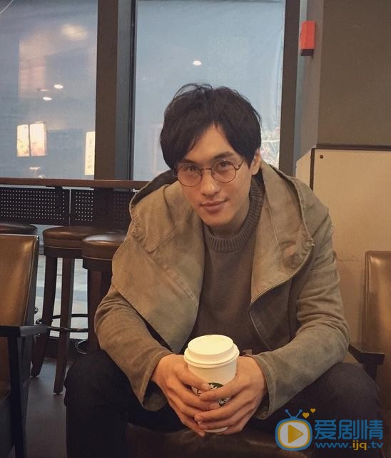 醉玲瓏張束是誰扮演的？醉玲瓏張束扮演者蘇航個人資料，寫真及生活照欣賞