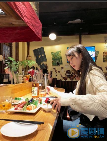 我站在橋上看風景林佳佳是誰演的？我站在橋上看風景林佳佳扮演者宋奕星個人資料、寫真及生活照欣賞