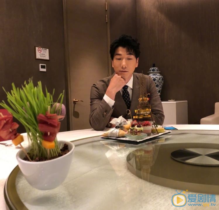 鳴鴻傳沈十五是誰演的？沈十五扮演者張亮個人資料、寫真及生活照欣賞