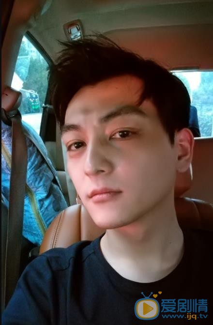 我不是精英費明扮演者張曉謙個人資料、海量生活照欣賞