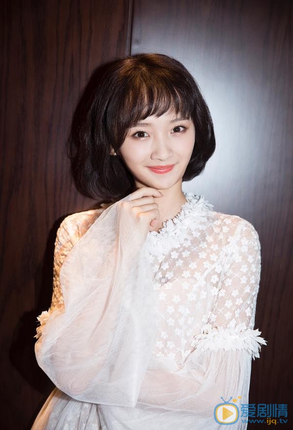 愛情進化論賈小美是誰飾演的？賈小美扮演者梁寶羚個人資料、寫真及生活照欣賞