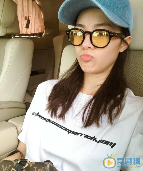 國士無雙黃飛鴻岑慧慧扮演者鍾楚曦個人資料、寫真生活照