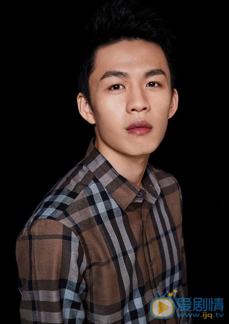 李鴻其個人資料簡介 李鴻其寫真