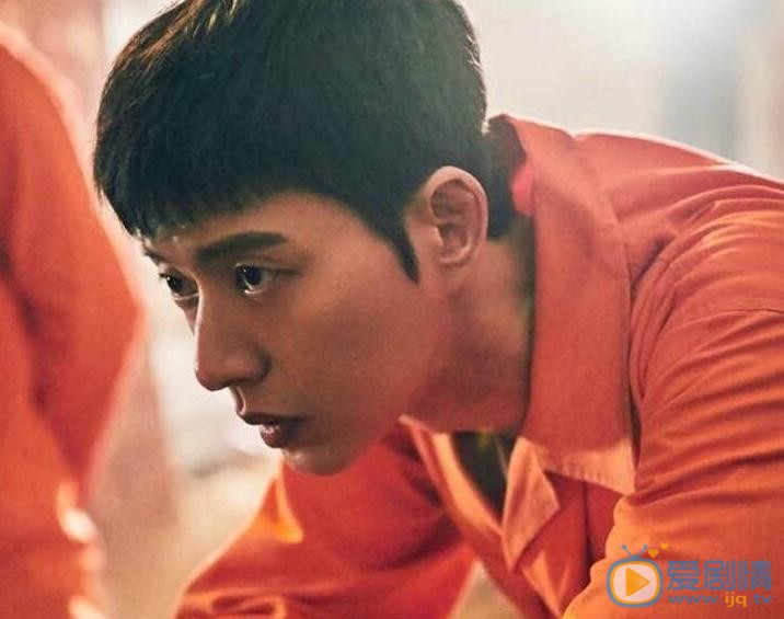 《Man to Man》曝光劇照 朴海鎮帥氣蹲監獄