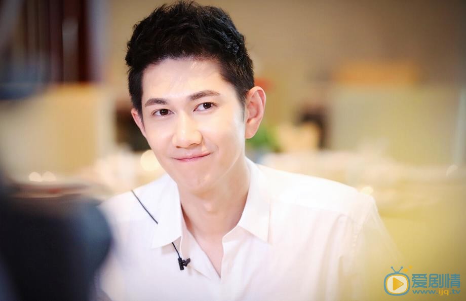 橙紅年代韓進是誰演的？韓進扮演者何明翰個人資料、寫真及生活照欣賞