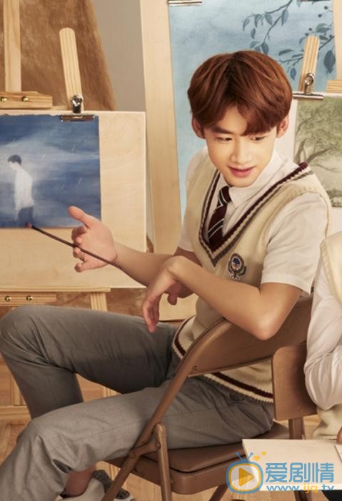 夏至未至曝&ldquo;暖&rdquo;主題海報 鄭爽陳學冬白敬亭&ldquo;淺川三美&rdquo;再同框