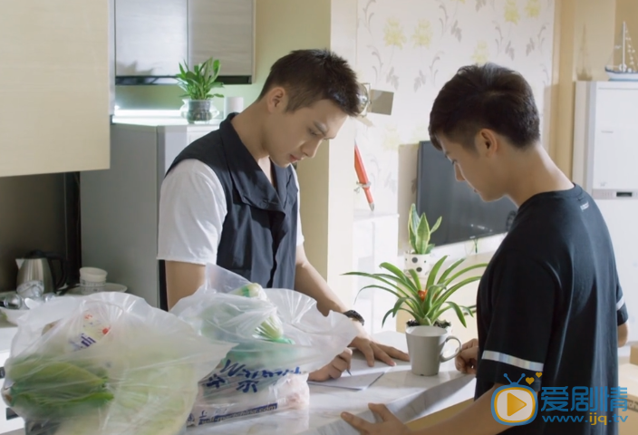  微微一笑很傾城第29集預告 郝眉KO同居 肖奈見岳父岳母籌備婚禮