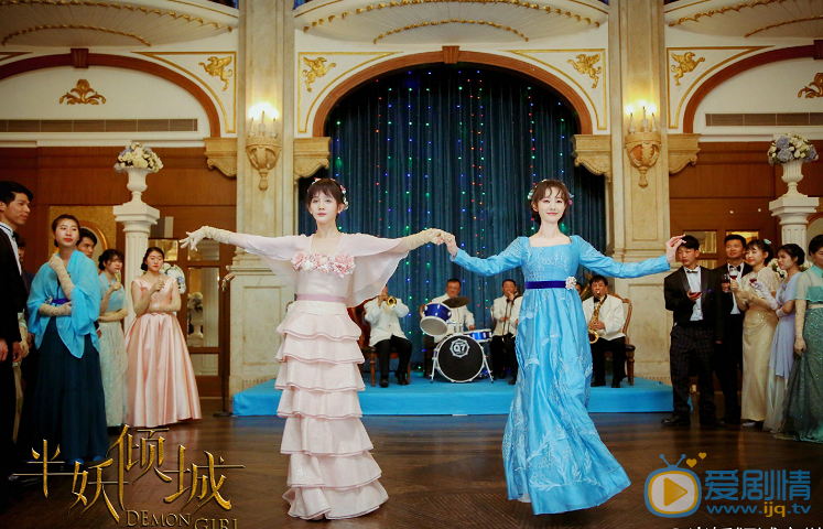 半妖傾城傾心有翅膀嗎?聶傾心擁有半妖的法力嗎?