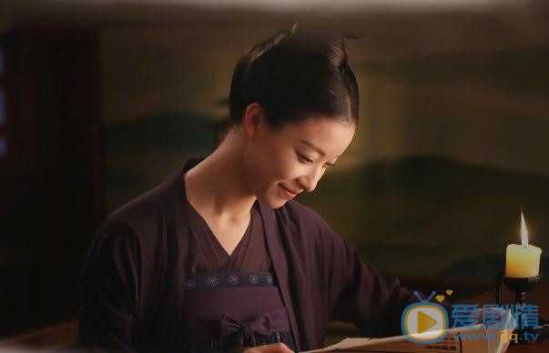 凰權曝最新劇照 倪妮女裝妝容精緻淡雅