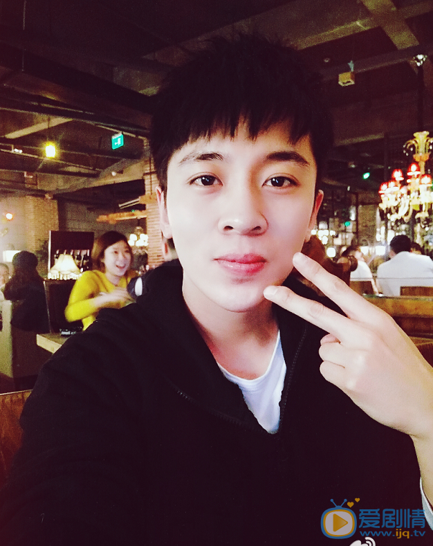  春風十里不如你辛夷是誰演的？辛夷扮演者魏健隆個人資料及生活照欣賞