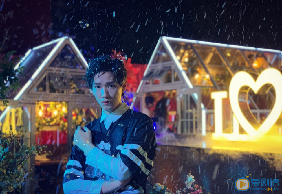 紀向寧個人資料簡介 紀向寧早年背景資料 紀向寧獲得榮譽