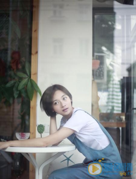 鳳囚凰馮亭是誰演的？馮亭扮演者吳謹言個人資料、寫真及生活照欣賞