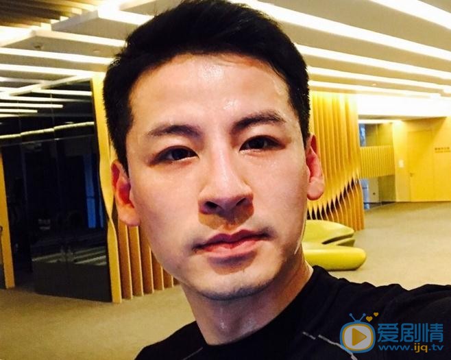 親愛的她們景灝是誰演的？景灝扮演者錢泳辰個人資料、寫真及生活照欣賞