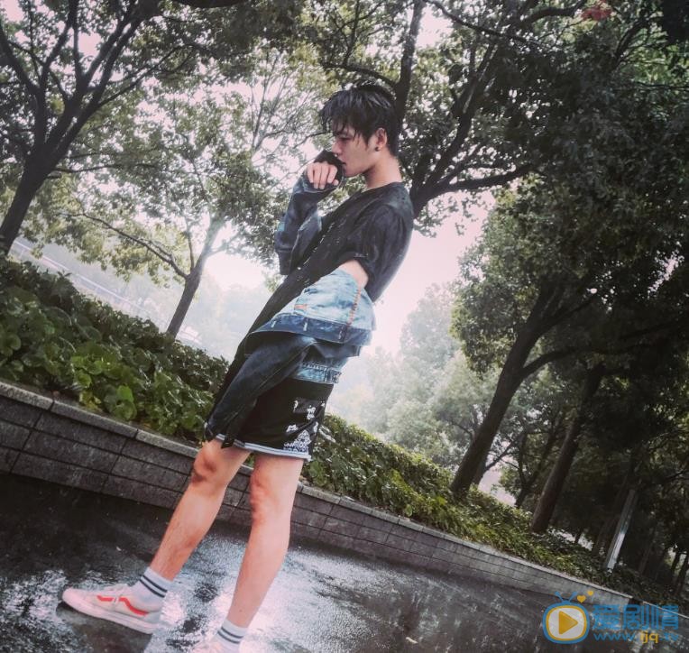 沙海小哥張起靈是誰扮演的？沙海小哥張起靈扮演者肖宇梁個人資料、寫真生活照