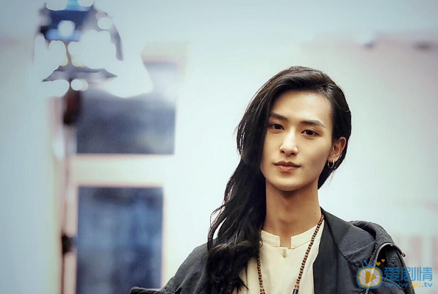 橙紅年代衛子阡是誰演的？衛子阡扮演者胡瀟靈個人資料、寫真及生活照欣賞