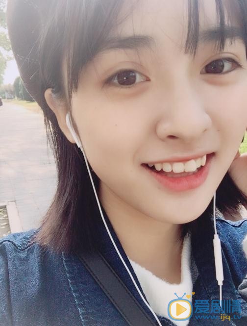 致我們單純的小美好陳小希是誰演的？陳小希扮演者沈月個人資料、寫真及生活照欣賞