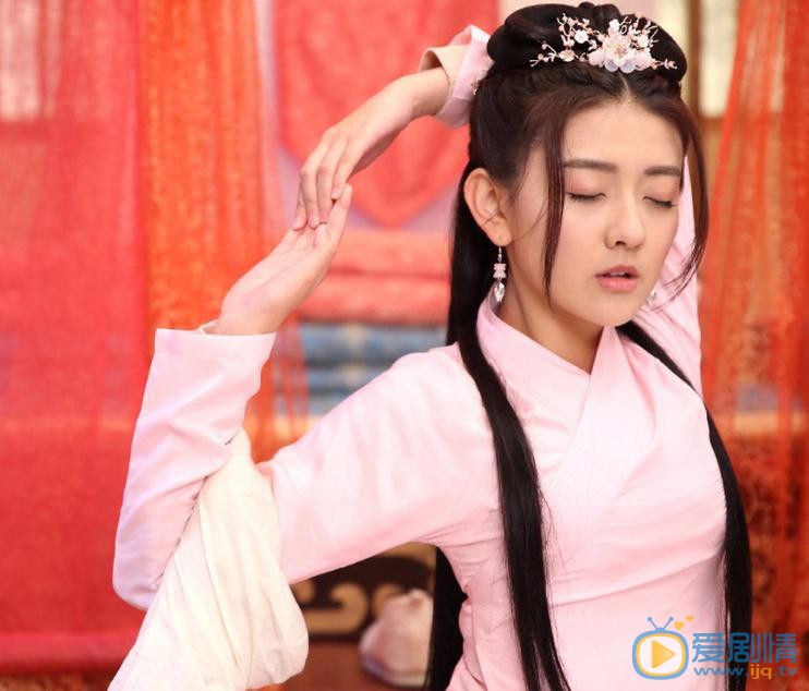 雙世寵妃曲檀兒和曲小檀是一個人嗎？曲檀兒和曲小檀什麼時候發現兩人用一個身體？