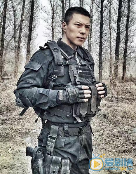 警花與警犬之再上征程顧依依是誰演的？顧依依扮演者李晨熙個人資料、寫真及生活照欣賞