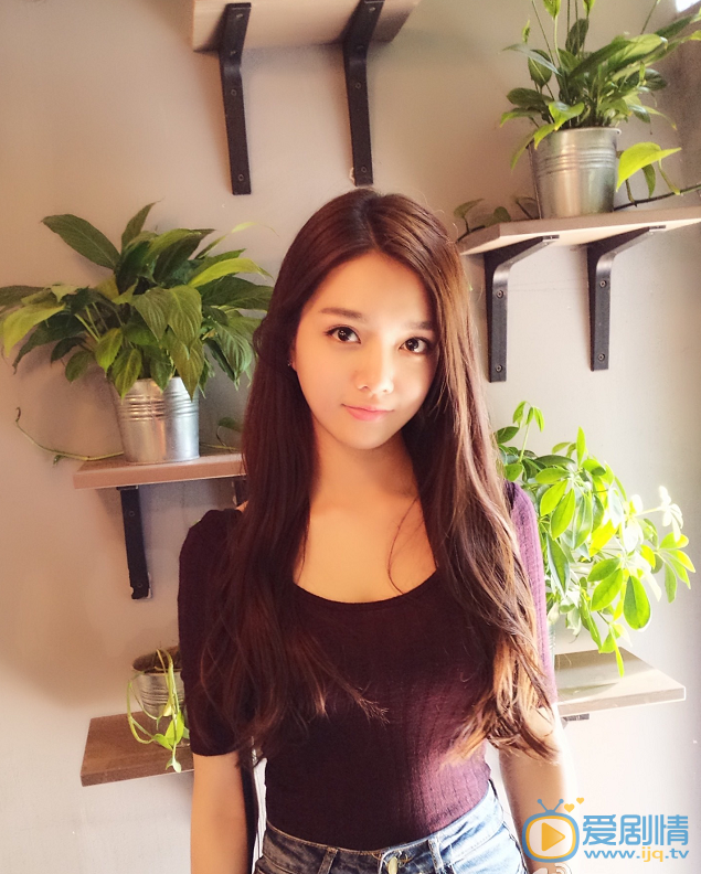  人間至味是清歡董嘉欣是誰演的？董嘉欣扮演者賴婧個人資料及生活寫真照欣賞