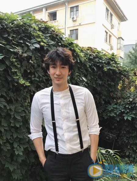 凡人的品格袁寶是誰演的？袁寶扮演者鄭家彬個人資料、寫真及生活照欣賞