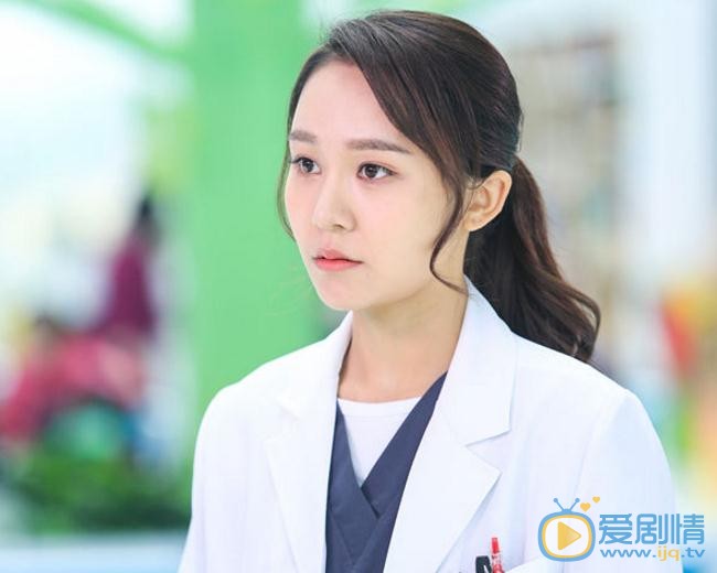 兒科醫生蓋艷艷是誰演的?蓋艷艷扮演者胡睿個人資料、寫真及生活照欣賞