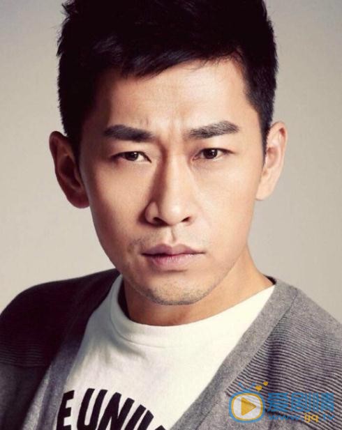 我的體育老師韓金龍是誰演的？韓金龍扮演者周岩個人資料、寫真及生活照欣賞