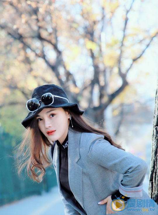 周小芮個人資料簡介 周小芮演藝經歷 周小芮氣質旅拍圖片