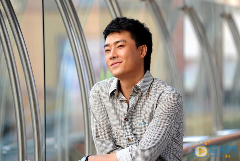 正陽門下小女人範金友是誰扮演的？範金友扮演著喬大韋個人資料、寫真生活照