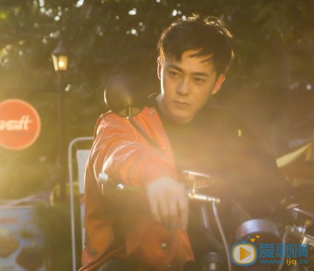 生逢燦爛的日子老四是誰演的？老四扮演者曲哲明個人資料、寫真及生活照欣賞