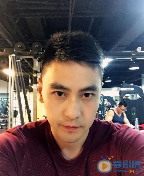 利刃出擊李文希是誰演的?李文希扮演者李飛個人資料、寫真及生活照欣賞