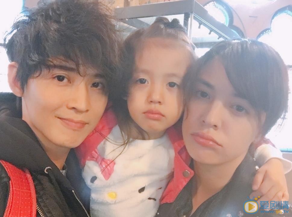 張榕容個人資料建議 張榕容和老公紀佳松以及女兒合照