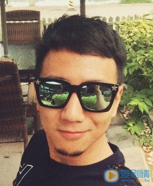 平凡歲月二膀子是誰演的？平凡歲月二膀子扮演者於笑個人資料、寫真及生活照欣賞