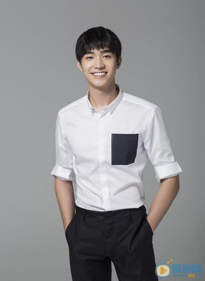 游泳先生藍天是誰扮演的?藍天扮演者嚴禹豪個人資料、寫真及生活照欣賞