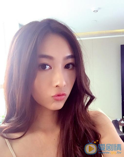 雙世寵妃曲盼兒是誰？雙世寵妃曲盼兒扮演者鍾祺個人資料、寫真及生活照欣賞