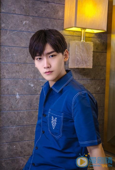 雙世寵妃墨連城是誰扮演的？雙世寵妃墨連城扮演者邢昭林個人資料、寫真及生活照欣賞