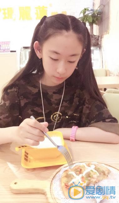 平凡歲月李小雅是誰演的？平凡歲月李小雅扮演者吳雨珏個人資料及寫真生活照欣賞