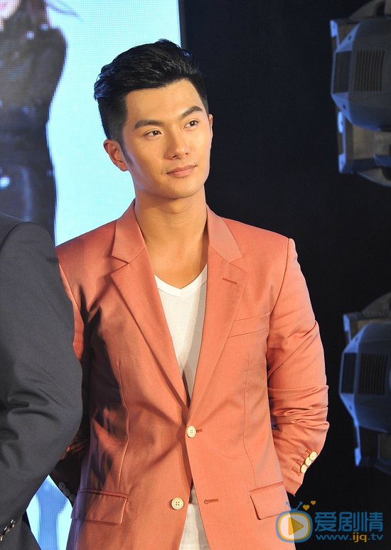 上古情歌景時誰演的？景時扮演者沈泰個人資料及生活照欣賞