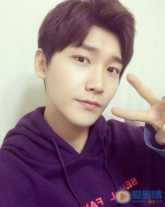 雙世寵妃墨連城是誰扮演的？雙世寵妃墨連城扮演者邢昭林個人資料、寫真及生活照欣賞