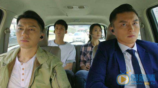 在電視劇《鐵探》中，西九龍區的總警司萬晞華是一位位高權重的高級警官，而她的兩個兒子也跟隨她一起做了警察。只不過她的大兒子當初因為調查一個犯罪團伙，被歹徒殺死。她為了給大兒子報仇做了非常多不好的行為。在最新的劇情中，馬特被營長殘忍的殺死。這件事和萬晞華有關係嗎？ 萬晞華還較為偏心，她非常偏愛自己的大兒子，為了幫大兒子報仇可以不擇手段。但是對於自己的小兒子馬特，萬晞華就顯得頗為冷淡，還經常責罵。但是馬特非常尊敬自己的母親，哪怕她經常逼迫自己做一些違法原則的事情。 在追捕營長過程中，馬特被營長反制之後，被他一槍打死。追捕營長的計畫，萬晞華也是有參與的，但這是她為了得到更多的話語權才配合程宇森的。而馬特一方面要面臨母親的脅迫，一方面又被內心的正義感拷問，就是在這種情況下，馬特才會接受這個非常危險的任務。所以說，馬特的死，和萬晞華也是有一定的關係的。