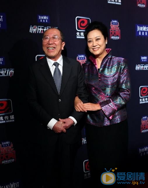 我是你的眼為陳實治眼的錢大夫是誰演的，錢伯仲飾演者雷恪生資料簡介及作品盤點