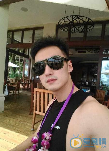 生於70年代齊戰勝是誰演的？齊戰勝扮演者萬沛鑫個人資料、寫真及生活照欣賞