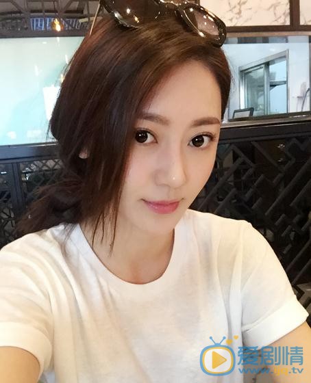 醉玲瓏朵霞是誰演的？醉玲瓏朵霞扮演者黃夢瑩個人資料、寫真及生活照