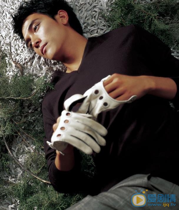 幸福一家人房天憶是誰演的？房天憶扮演者邱澤個人資料、寫真及生活照欣賞