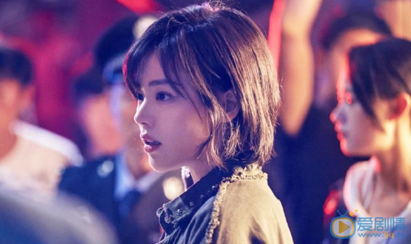 橙紅年代光頭警察是誰？光頭警察和胡蓉什麼關係？