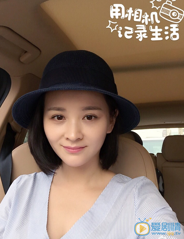 孤芳不自賞張貴妃是誰演的？張貴妃扮演者鄧莎個人資料簡介