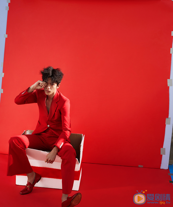 獨步天下多爾袞是誰演的?多爾袞扮演者屈楚蕭個人資料及生活寫真照欣賞