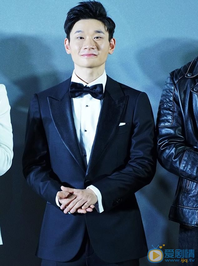 橙紅年代阿瑟是誰扮演的？阿瑟扮演著葉瀏個人資料、寫真生活照